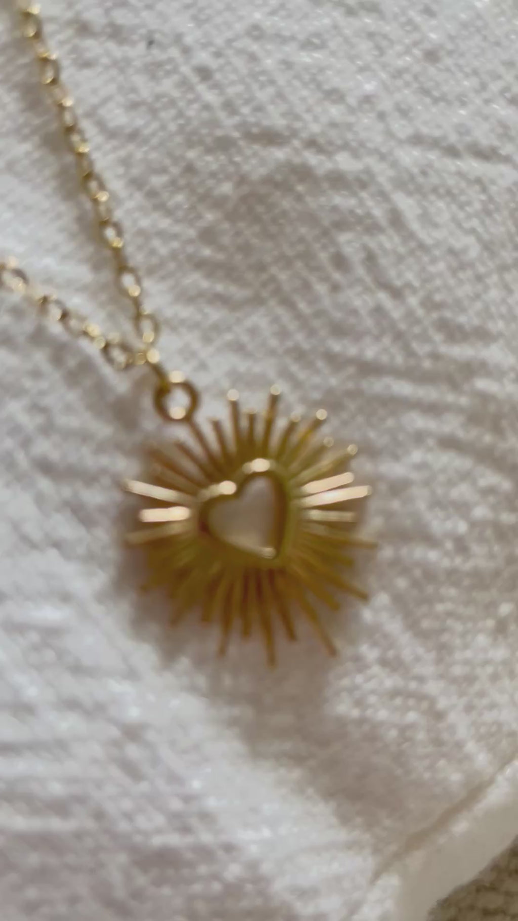 Collier "Coeur sacré"